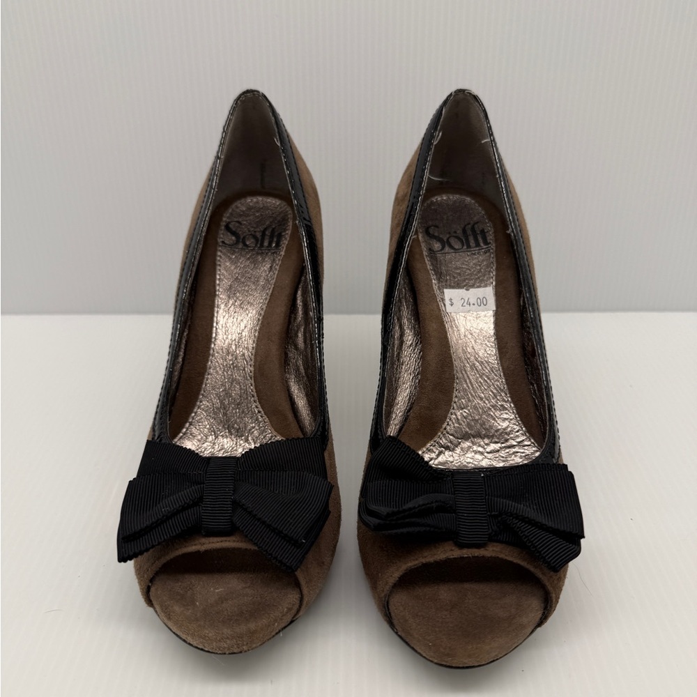 SOFFT Open Toe Pumps Shoes Mushroom Suede, Black Bow Accents Patent Trim, Sz 6